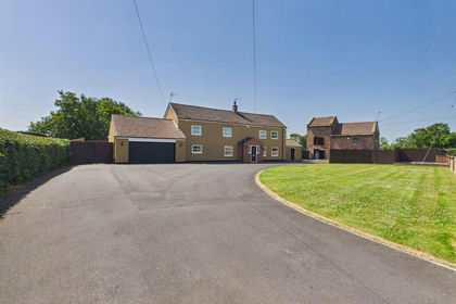 3.1 acres of House with Land for sale in Sykehouse