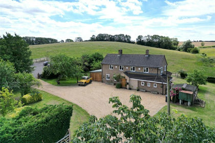13.8 acres of Farmhouse for sale in Catworth