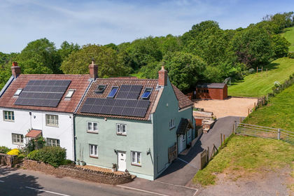 1.9 acres of Cottage for sale in Publow