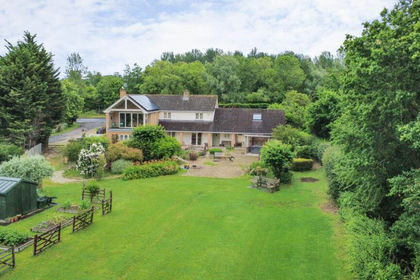 2 acres of House with Land for sale in Twyning