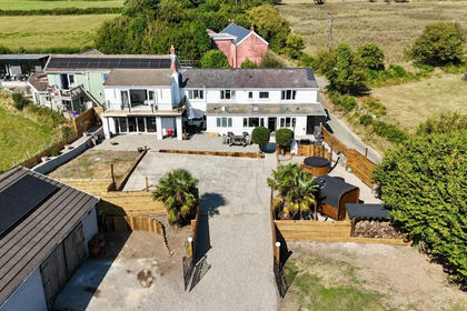 3.5 acres of House with Land for sale in Mawr