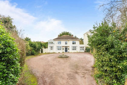 1 acre of House with Land for sale in Patching