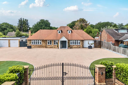 2 acres of House with Land for sale in Windsor