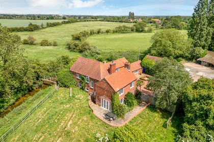 3 acres of House with Land for sale in Grassthorpe