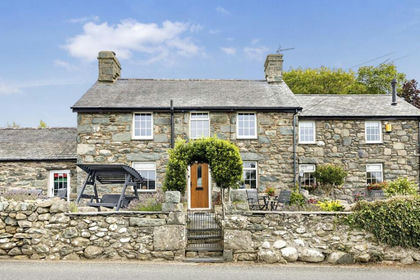 1.5 acres of House with Land for sale in Dyffryn Ardudwy