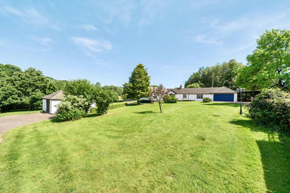 1 acre of House with Land for sale in Kington Rural
