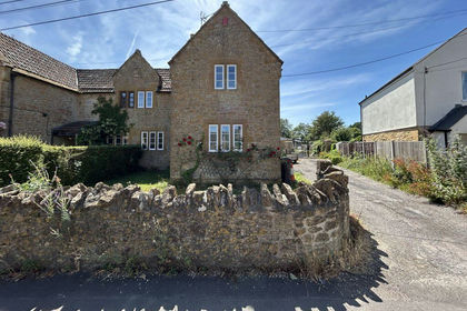1 acre of House with Land for sale in Tintinhull