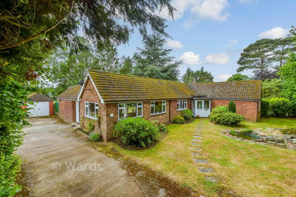 1.7 acres of House with Land for sale in Appledore