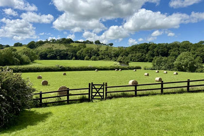5.2 acres of House with Land for sale in Llanllwni