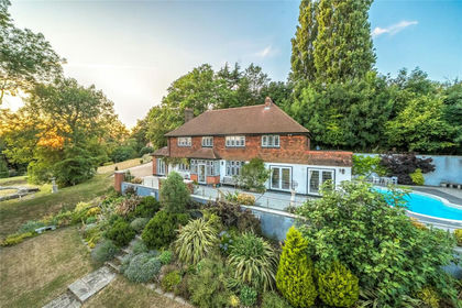 9 acres of House with Land for sale in Bromley and Biggin Hill