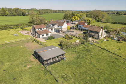 1 acre of Cottage for sale in Westbury-on-Severn