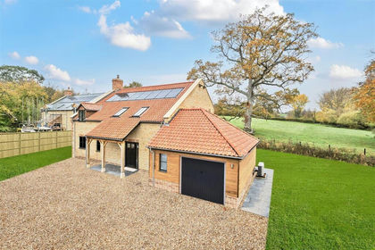 127 acres of Land for sale in Barwick and Stoford