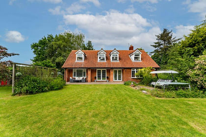 1 acre of House with Land for sale in Huntington
