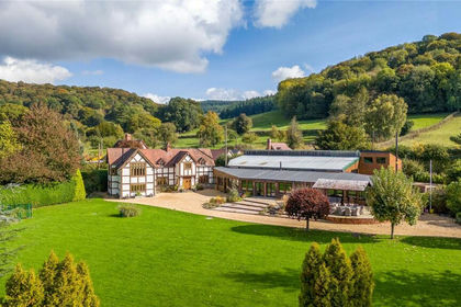 4.6 acres of House with Land for sale in Elton