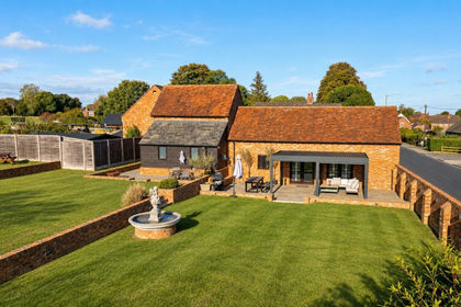 Barn Conversion for sale in Bierton