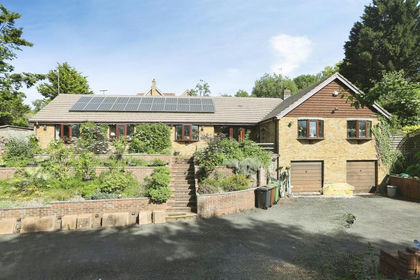 1 acre of House with Land for sale in Stockbury