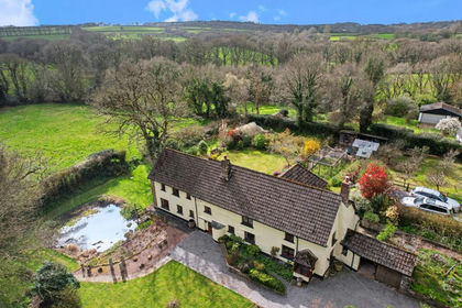1.5 acres of House with Land for sale in Sampford Courtenay