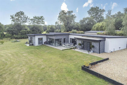 1.6 acres of House with Land for sale in Hartley