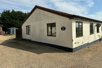 6 acres of Agricultural Land for sale in Bovingdon