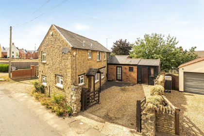 Barn Conversion for sale in Towcester