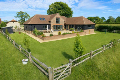 22.5 acres of House with Land for sale in Horam