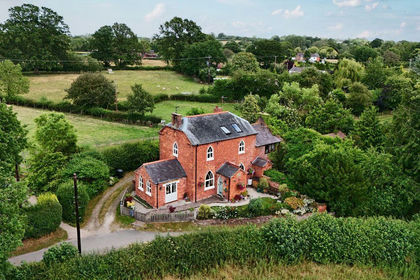 2 acres of House with Land for sale in Ellesmere Rural