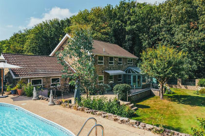 1.6 acres of House with Land for sale in Thorpe Salvin
