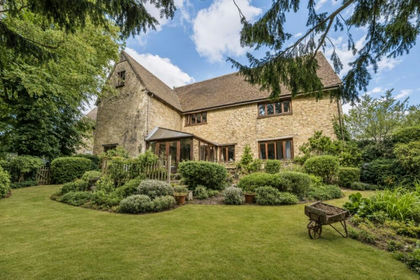 Barn Conversion for sale in Bromham