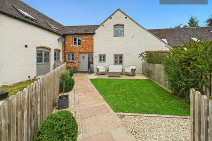 Barn Conversion for sale in Maer