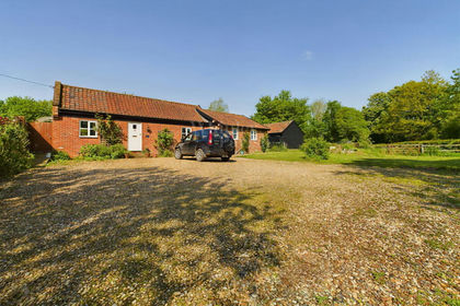 1 acre of Land for sale in Pulham Market