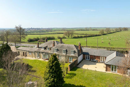 3 acres of House with Land for sale in Long Crendon