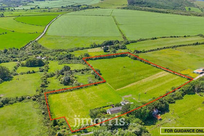 7 acres of Cottage for sale in Clydau