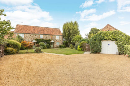 Barn Conversion for sale in Gayton