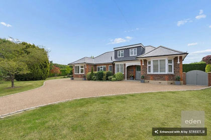 1 acre of House with Land for sale in Wateringbury