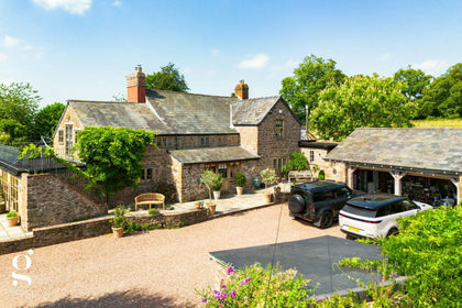 10 acres of Farmhouse for sale in Much Birch