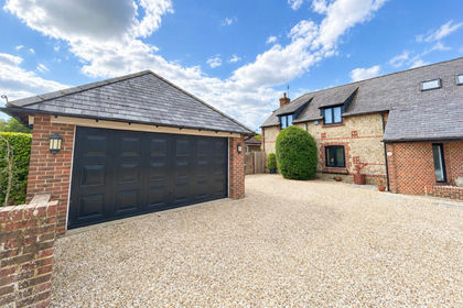 Barn Conversion for sale in Bersted
