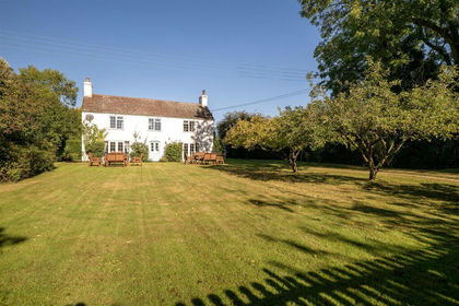 3.9 acres of House with Land for sale in Wickenby