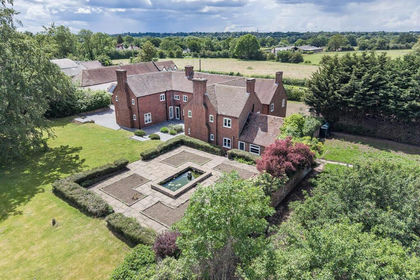 1.4 acres of Farmhouse for sale in Chadwick End