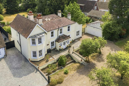 1.5 acres of House with Land for sale in Runnymede and Weybridge