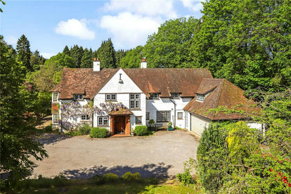 1.3 acres of House with Land for sale in Churt