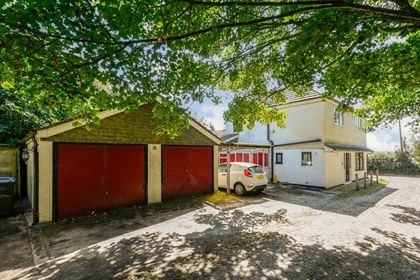 2.4 acres of House with Land for sale in Alkham