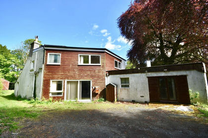9.5 acres of Farmhouse for sale in Ayr, Carrick and Cumnock