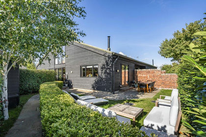 Barn Conversion for sale in Ivinghoe