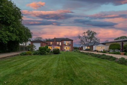 24 acres of Country Estate for sale in Long Bennington