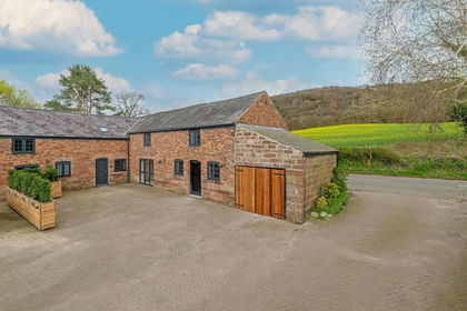 Barn Conversion for sale in Frodsham