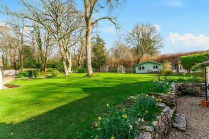 1 acre of House with Land for sale in Mid Dorset and North Poole