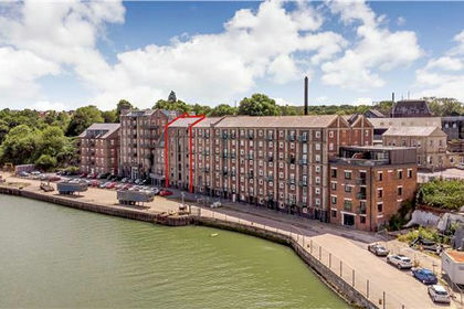 Land for sale in Mistley