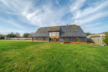 Land for sale in Earnley