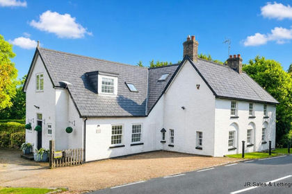 3 acres of Equestrian property for sale in Northaw and Cuffley