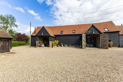 Barn Conversion for sale in Kimpton